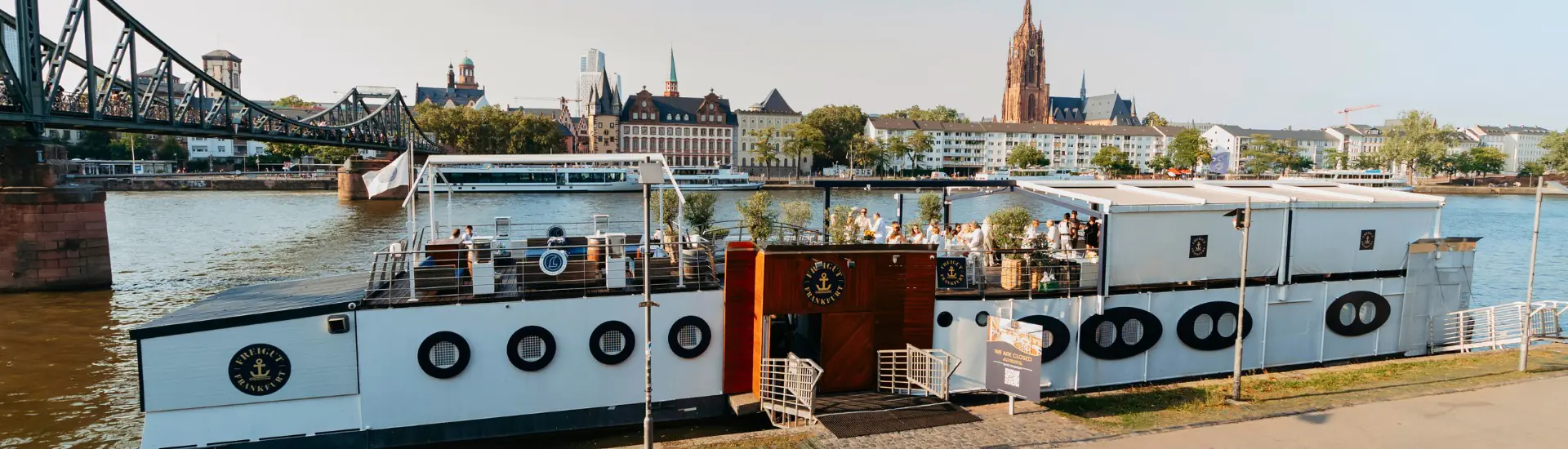 Freigut Frankfurt Frontansicht mit View